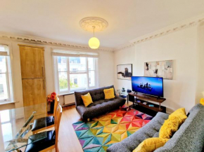 Beautiful Kensington Home 3 Minutes walk to Earl's Court Station